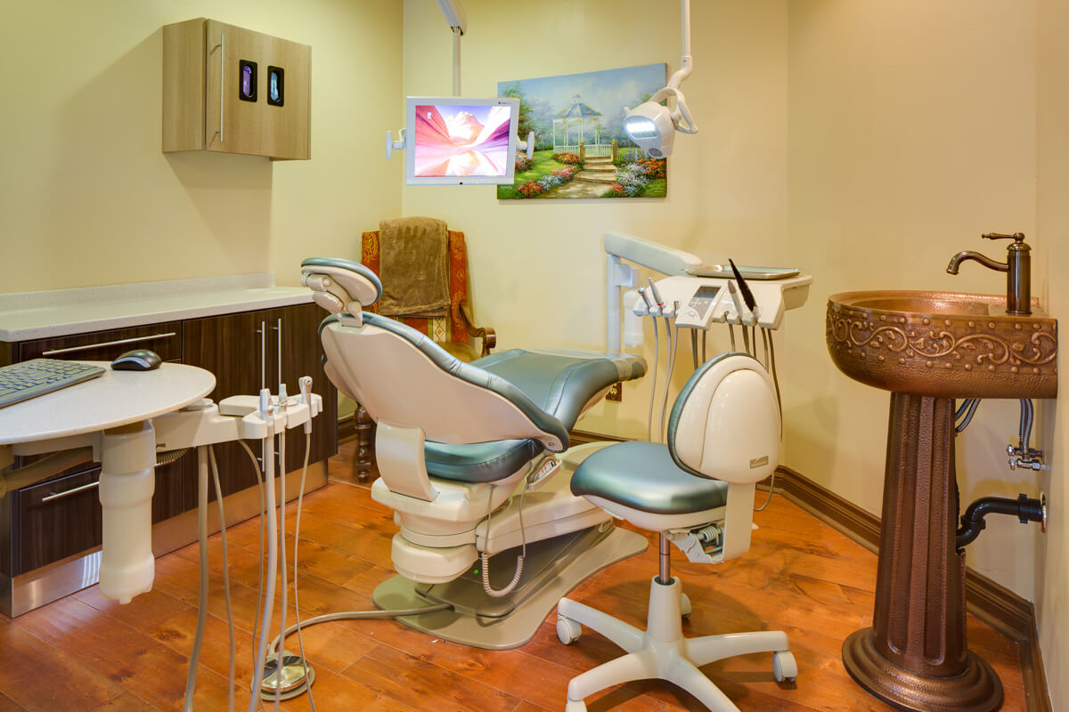 Same Day Porcelain Crowns & Veneers in San Diego, CA