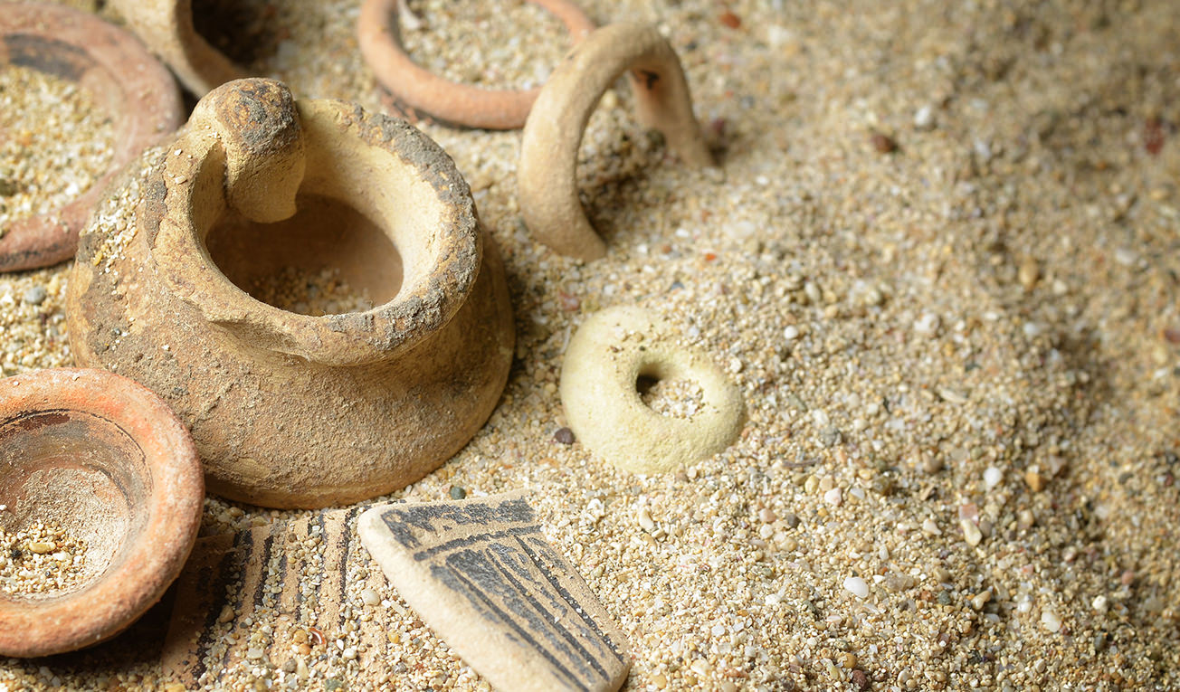 Read more about the article The Amazing History of Dental implants